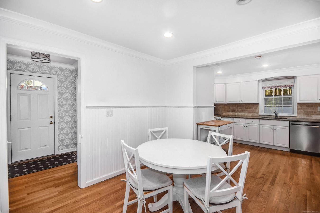 New Canaan, Connecticut, 06840, United States, 3 Bedrooms Bedrooms, ,1 BathroomBathrooms,Residential,For Sale,2011152