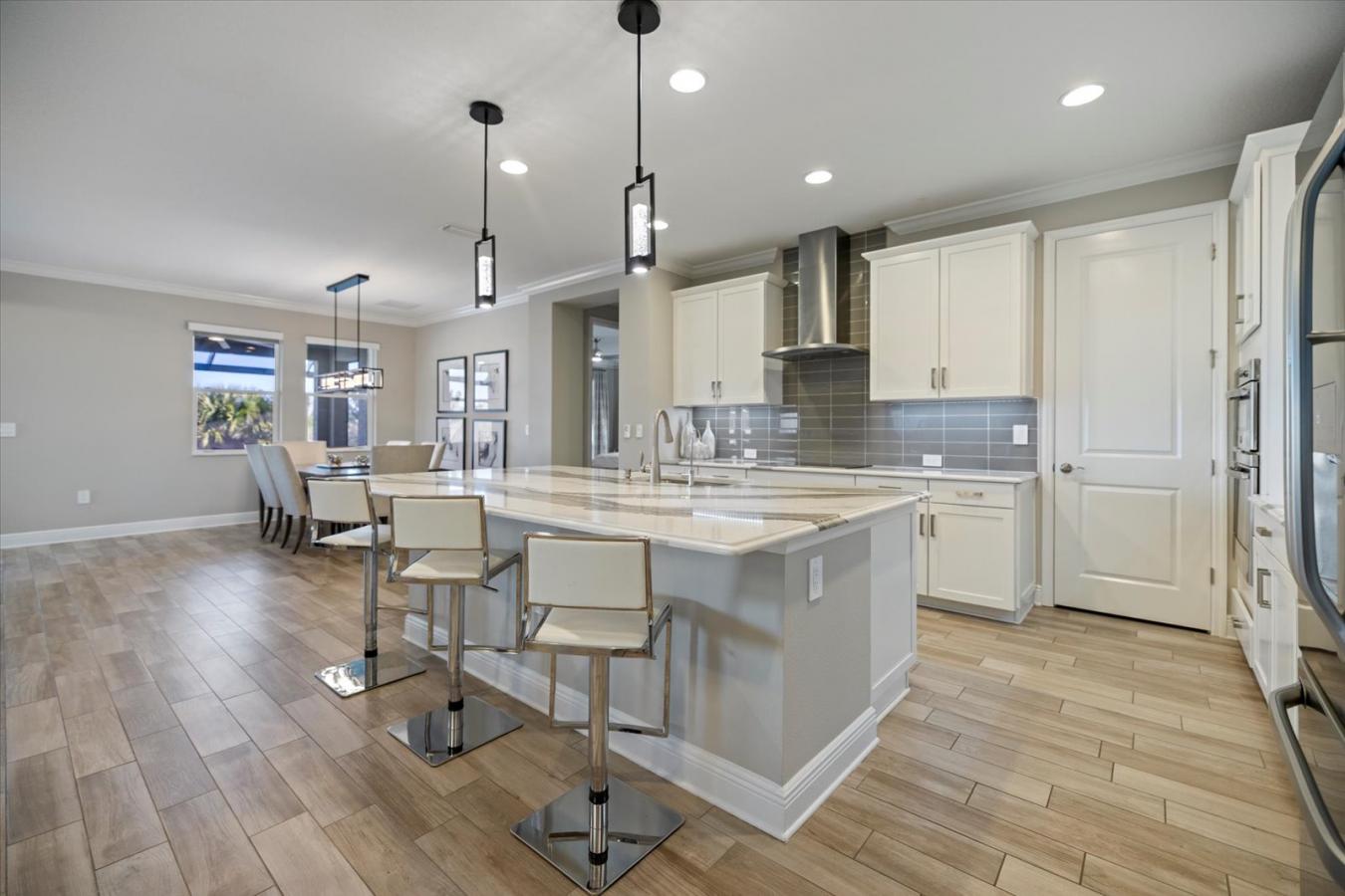 Sarasota, Sarasota, 34238, United States, 5 Bedrooms Bedrooms, ,1 BathroomBathrooms,Residential,For Sale,2011383