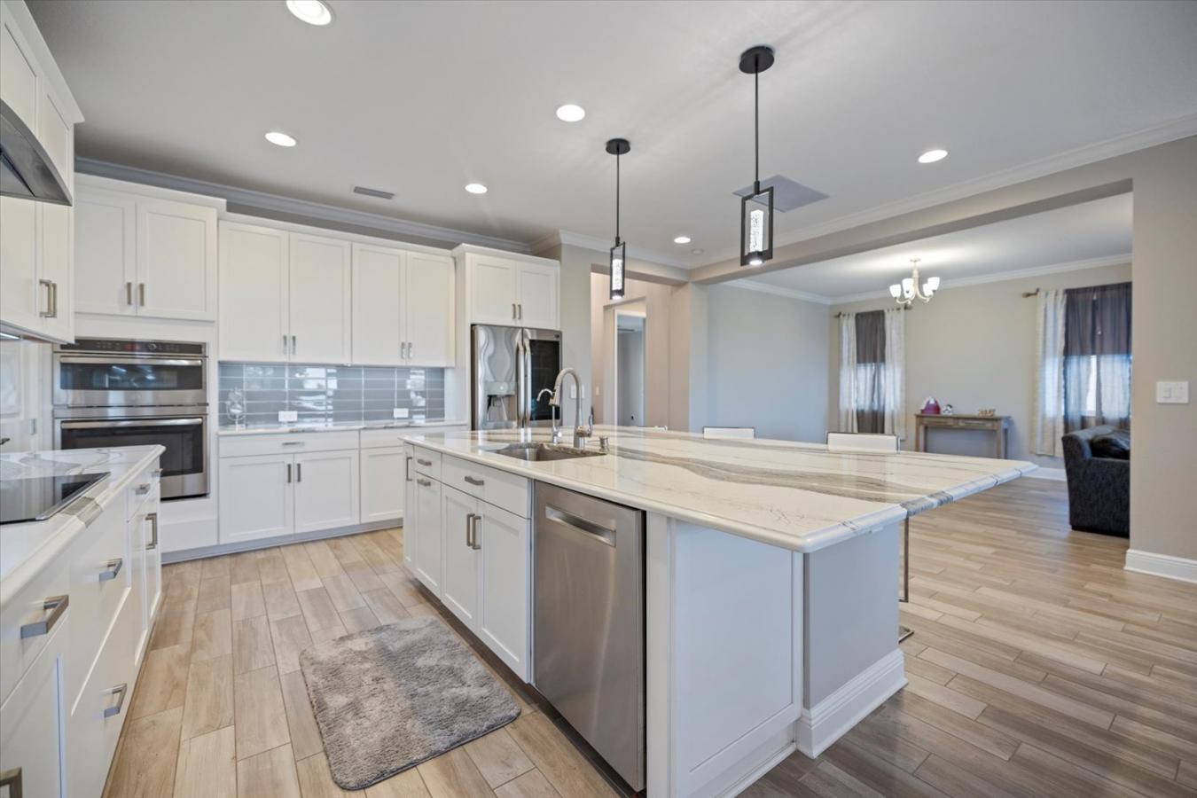 Sarasota, Sarasota, 34238, United States, 5 Bedrooms Bedrooms, ,1 BathroomBathrooms,Residential,For Sale,2011383