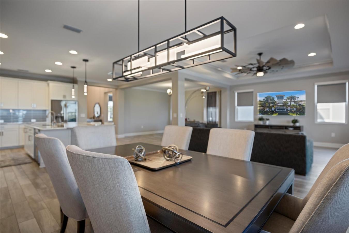 Sarasota, Sarasota, 34238, United States, 5 Bedrooms Bedrooms, ,1 BathroomBathrooms,Residential,For Sale,2011383