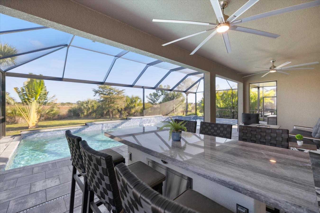 Sarasota, Sarasota, 34238, United States, 5 Bedrooms Bedrooms, ,1 BathroomBathrooms,Residential,For Sale,2011383