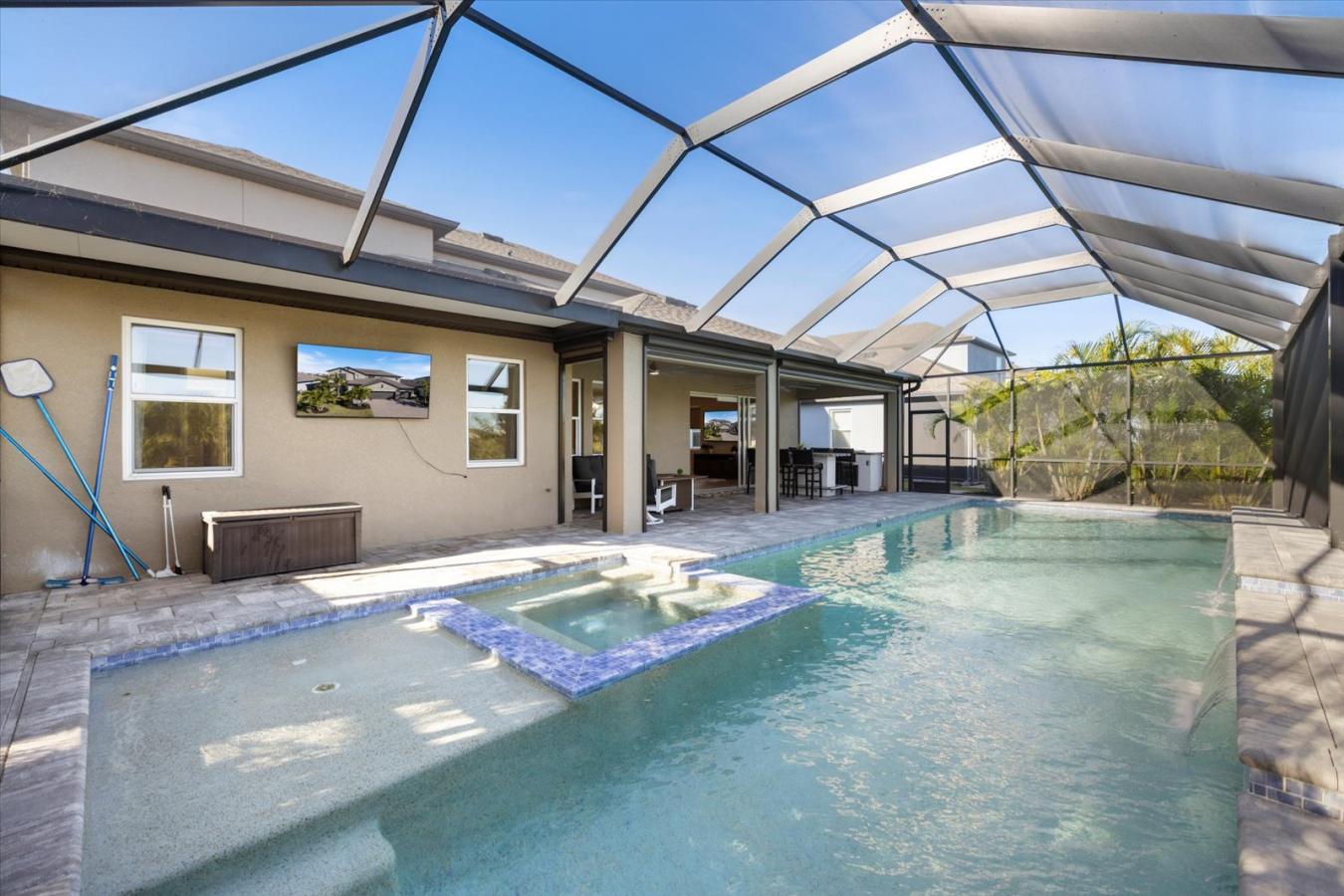 Sarasota, Sarasota, 34238, United States, 5 Bedrooms Bedrooms, ,1 BathroomBathrooms,Residential,For Sale,2011383