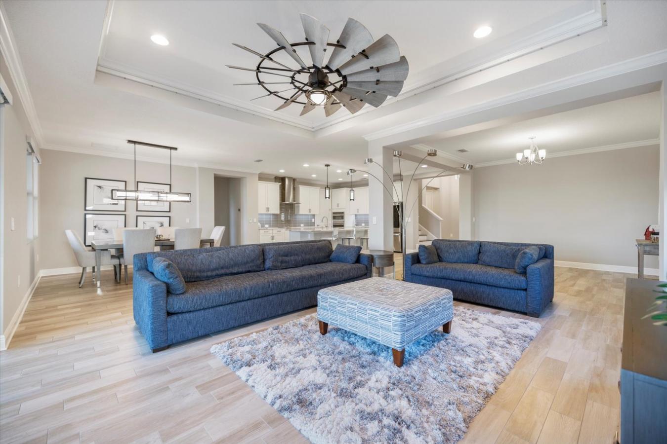 Sarasota, Sarasota, 34238, United States, 5 Bedrooms Bedrooms, ,1 BathroomBathrooms,Residential,For Sale,2011383