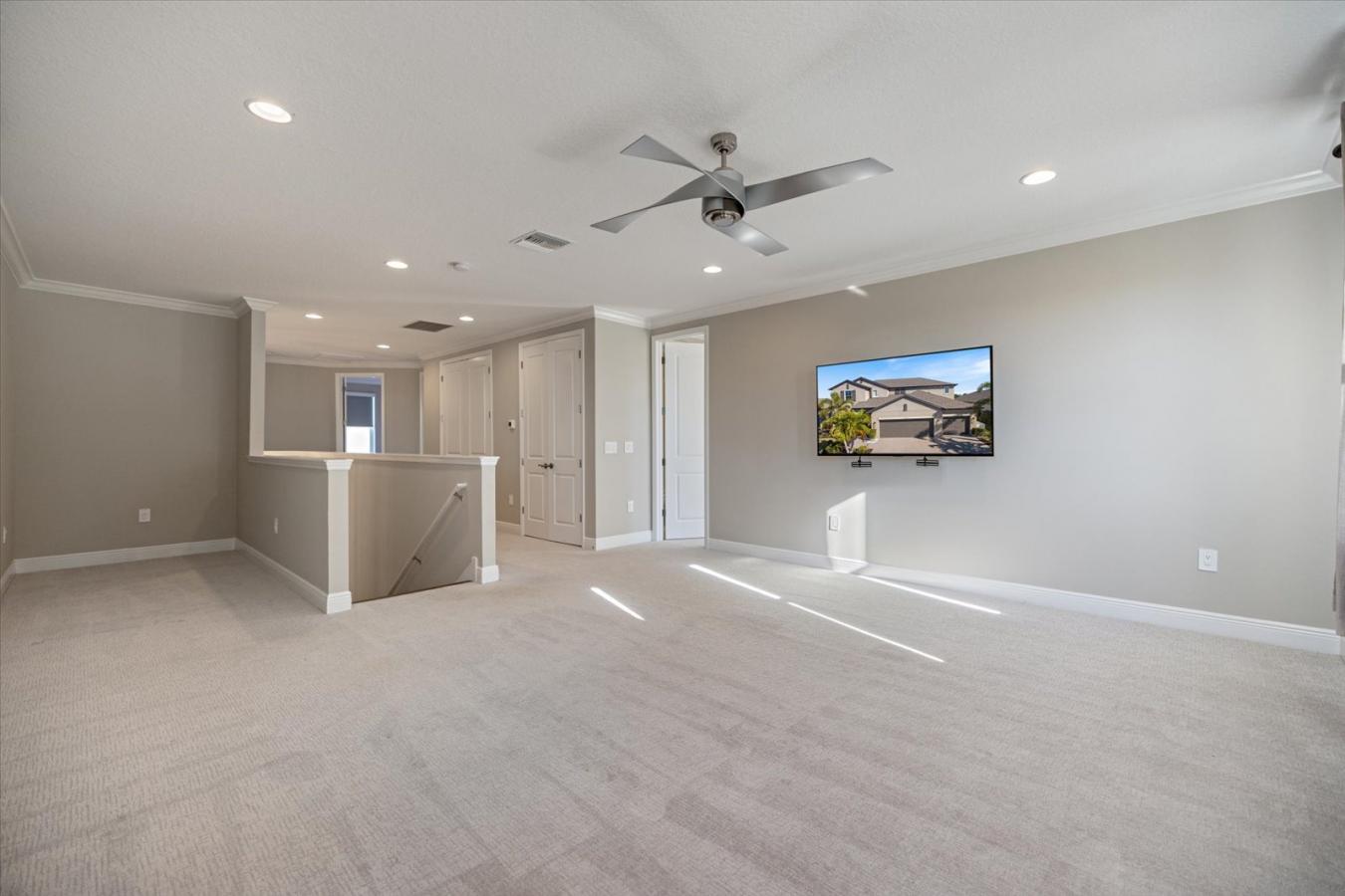 Sarasota, Sarasota, 34238, United States, 5 Bedrooms Bedrooms, ,1 BathroomBathrooms,Residential,For Sale,2011383