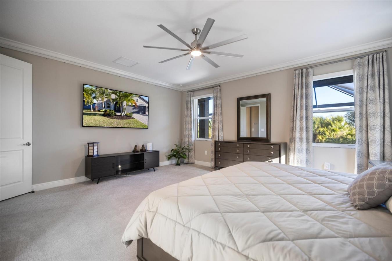 Sarasota, Sarasota, 34238, United States, 5 Bedrooms Bedrooms, ,1 BathroomBathrooms,Residential,For Sale,2011383