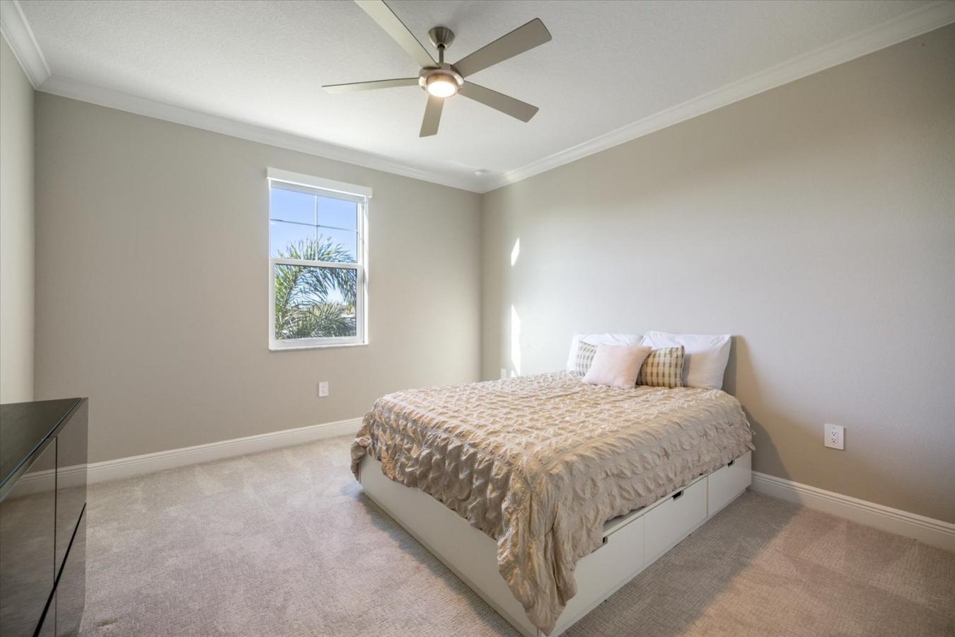 Sarasota, Sarasota, 34238, United States, 5 Bedrooms Bedrooms, ,1 BathroomBathrooms,Residential,For Sale,2011383