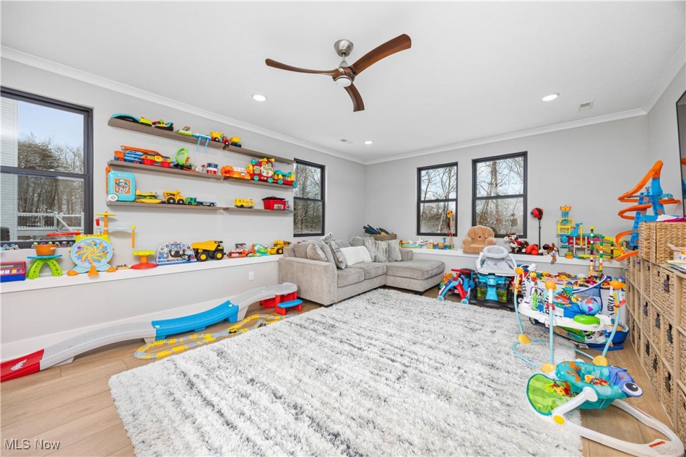 Medina, Medina, 44256, United States, 6 Bedrooms Bedrooms, ,4 BathroomsBathrooms,Residential,For Sale,2011810