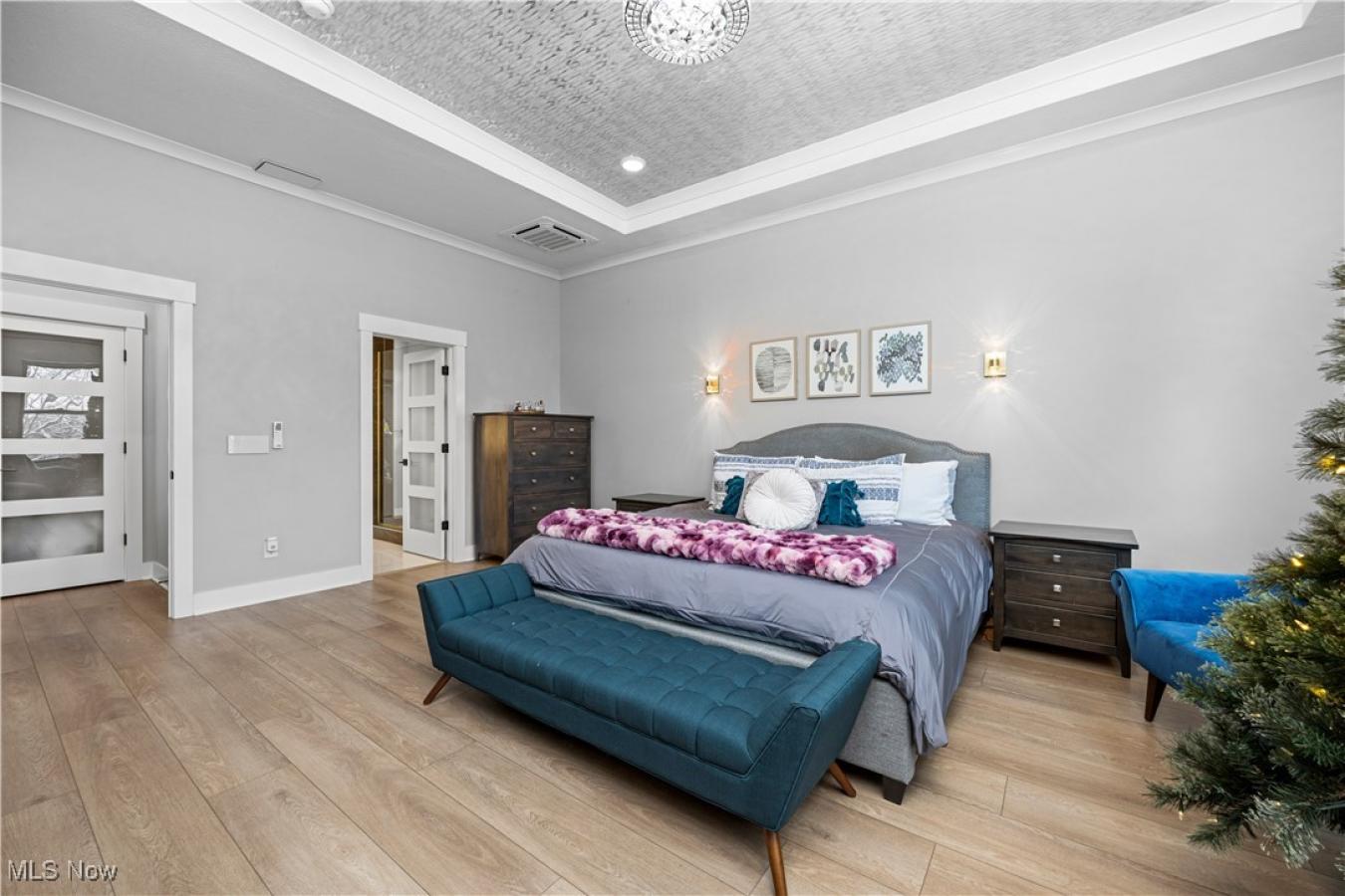 Medina, Medina, 44256, United States, 6 Bedrooms Bedrooms, ,4 BathroomsBathrooms,Residential,For Sale,2011810