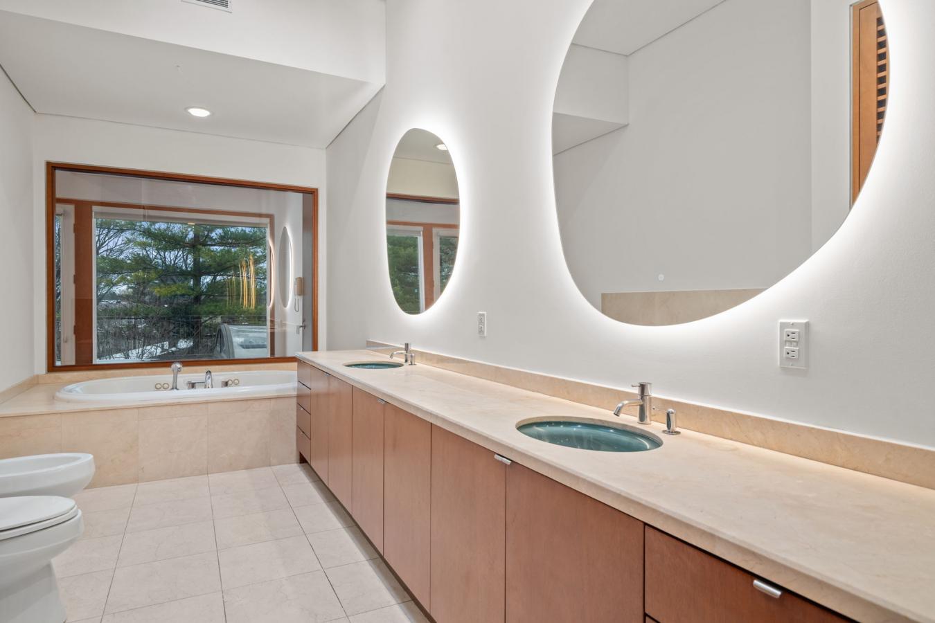 Markham, ON, L3T 3A7, Canada, 4 Bedrooms Bedrooms, ,8 BathroomsBathrooms,Residential,For Sale,2011378