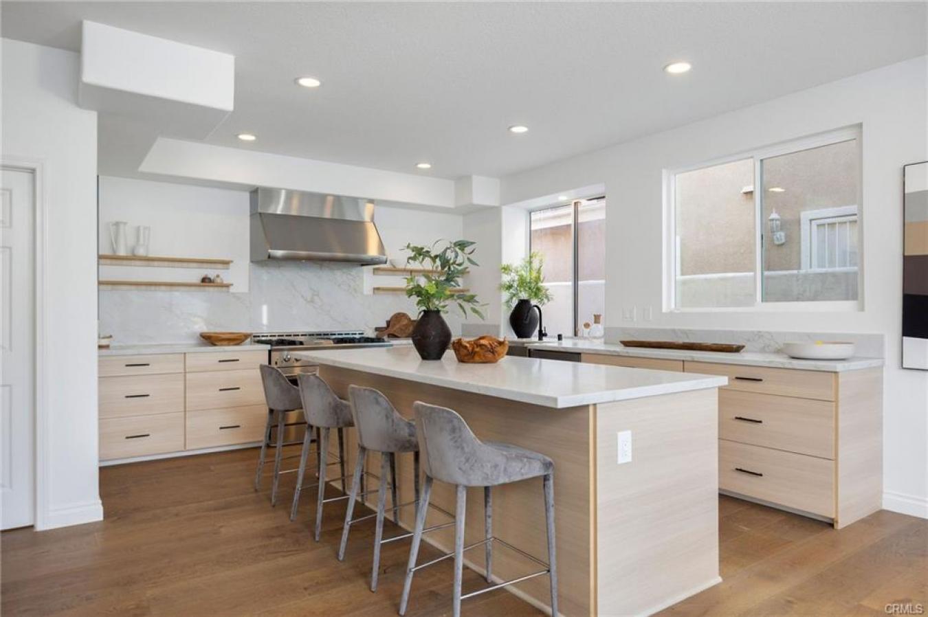 Irvine, Orange, 92612, United States, 5 Bedrooms Bedrooms, ,3 BathroomsBathrooms,Residential,For Sale,2011808