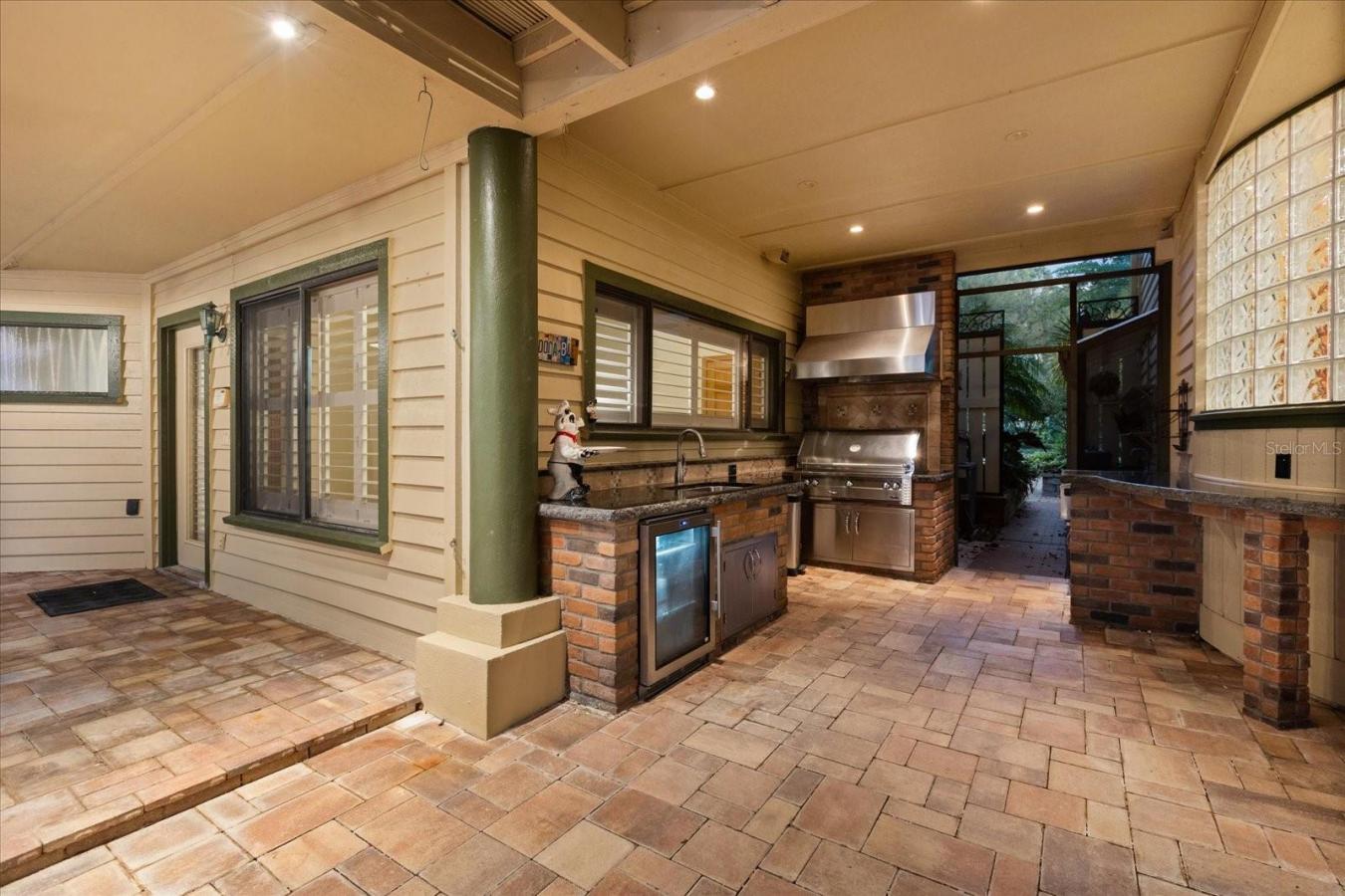 TAVARES, Lake, 32778, United States, ,Residential,For Sale,2011805