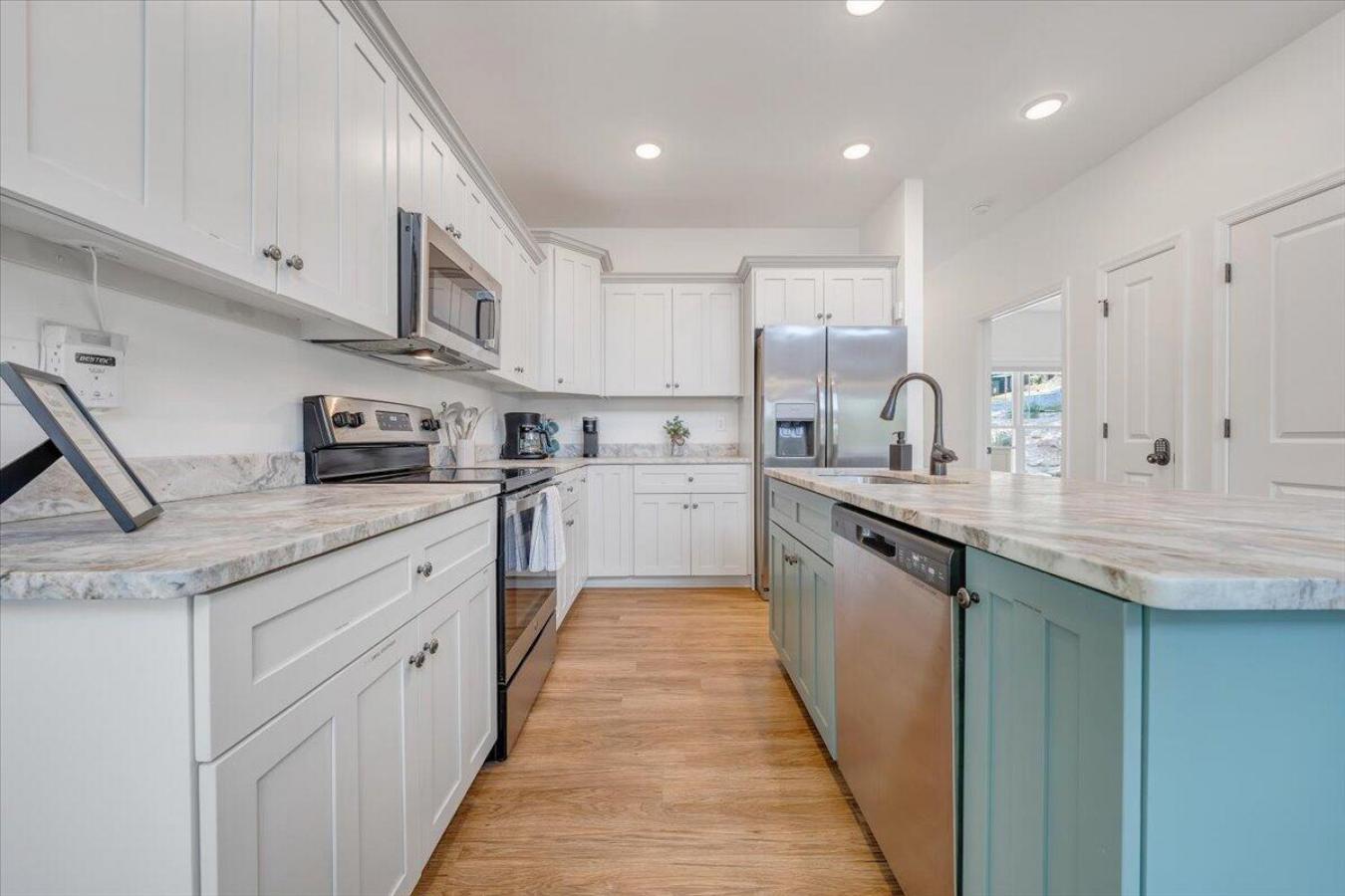 Goodview, Bedford County, 24095, United States, 4 Bedrooms Bedrooms, ,3 BathroomsBathrooms,Residential,For Sale,2011799