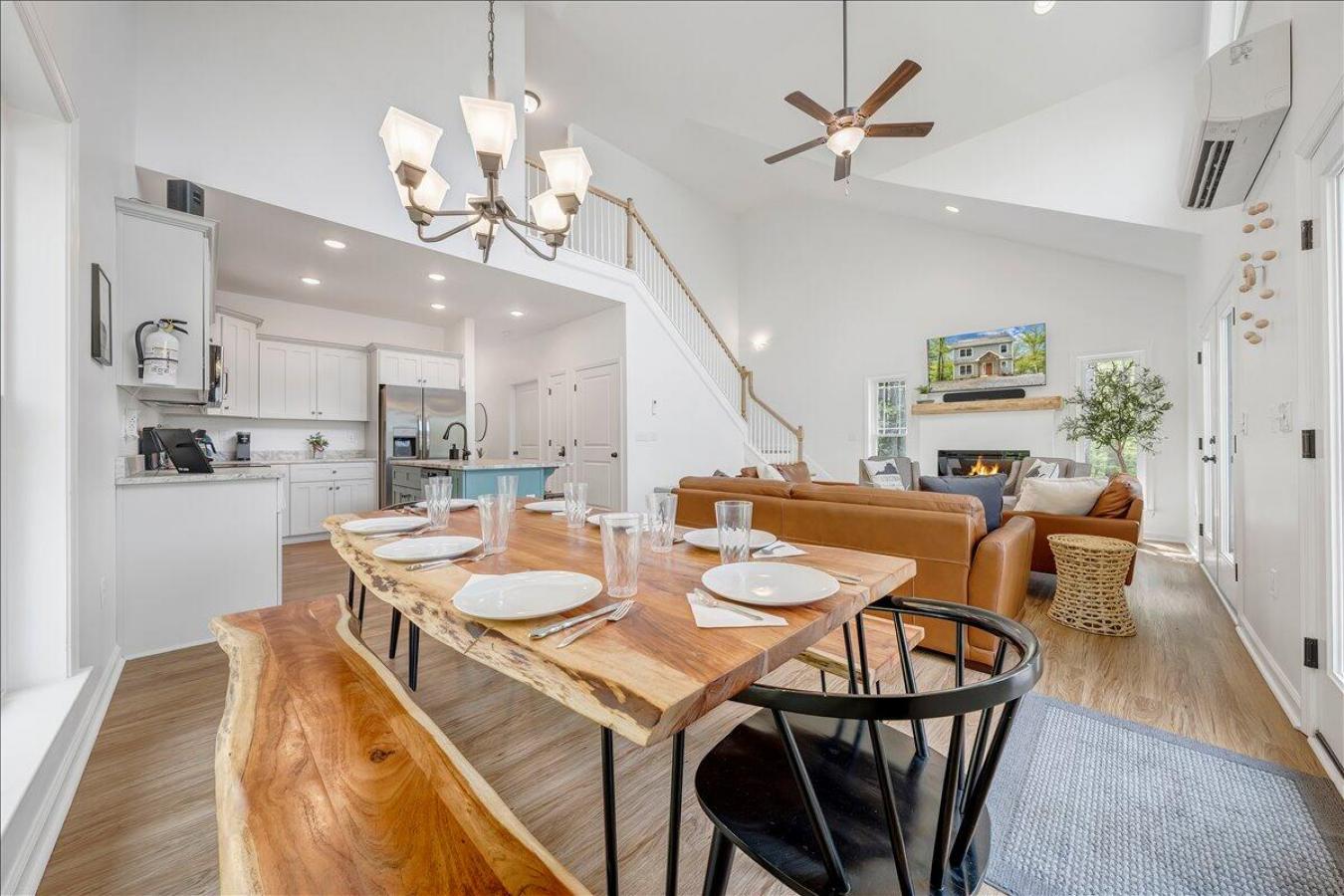 Goodview, Bedford County, 24095, United States, 4 Bedrooms Bedrooms, ,3 BathroomsBathrooms,Residential,For Sale,2011799