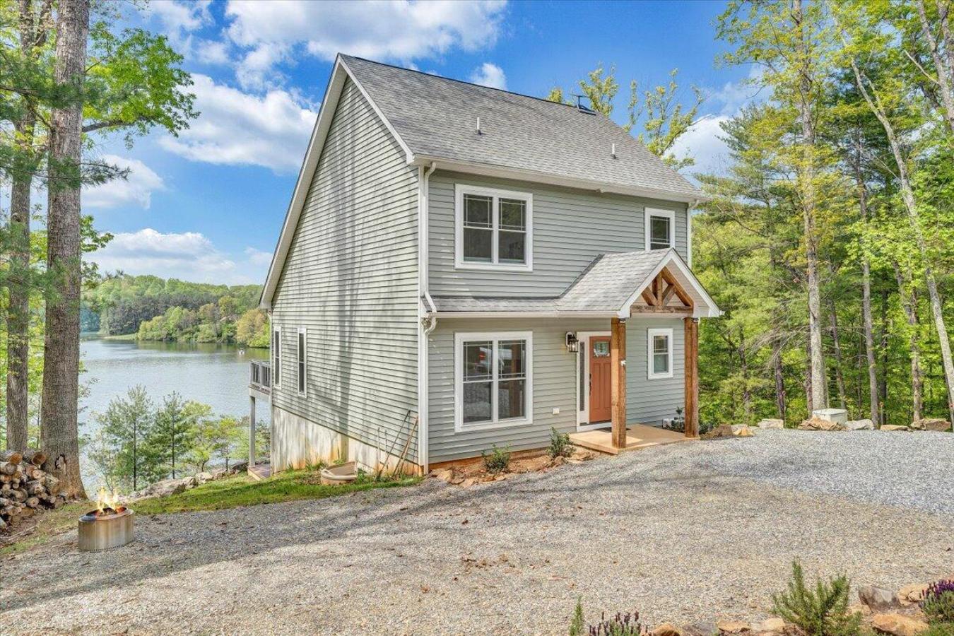 Goodview, Bedford County, 24095, United States, 4 Bedrooms Bedrooms, ,3 BathroomsBathrooms,Residential,For Sale,2011799