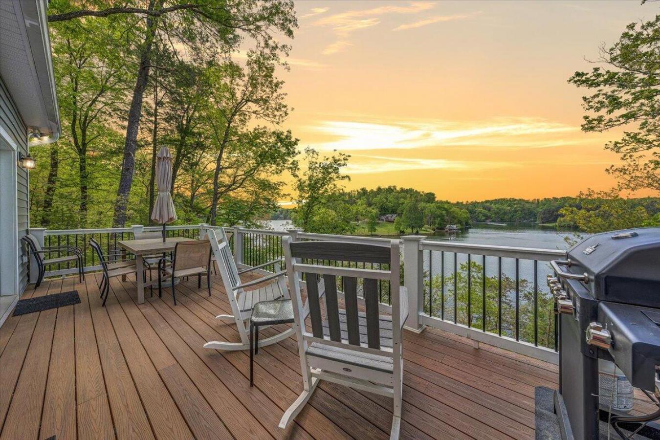 Goodview, Bedford County, 24095, United States, 4 Bedrooms Bedrooms, ,3 BathroomsBathrooms,Residential,For Sale,2011799