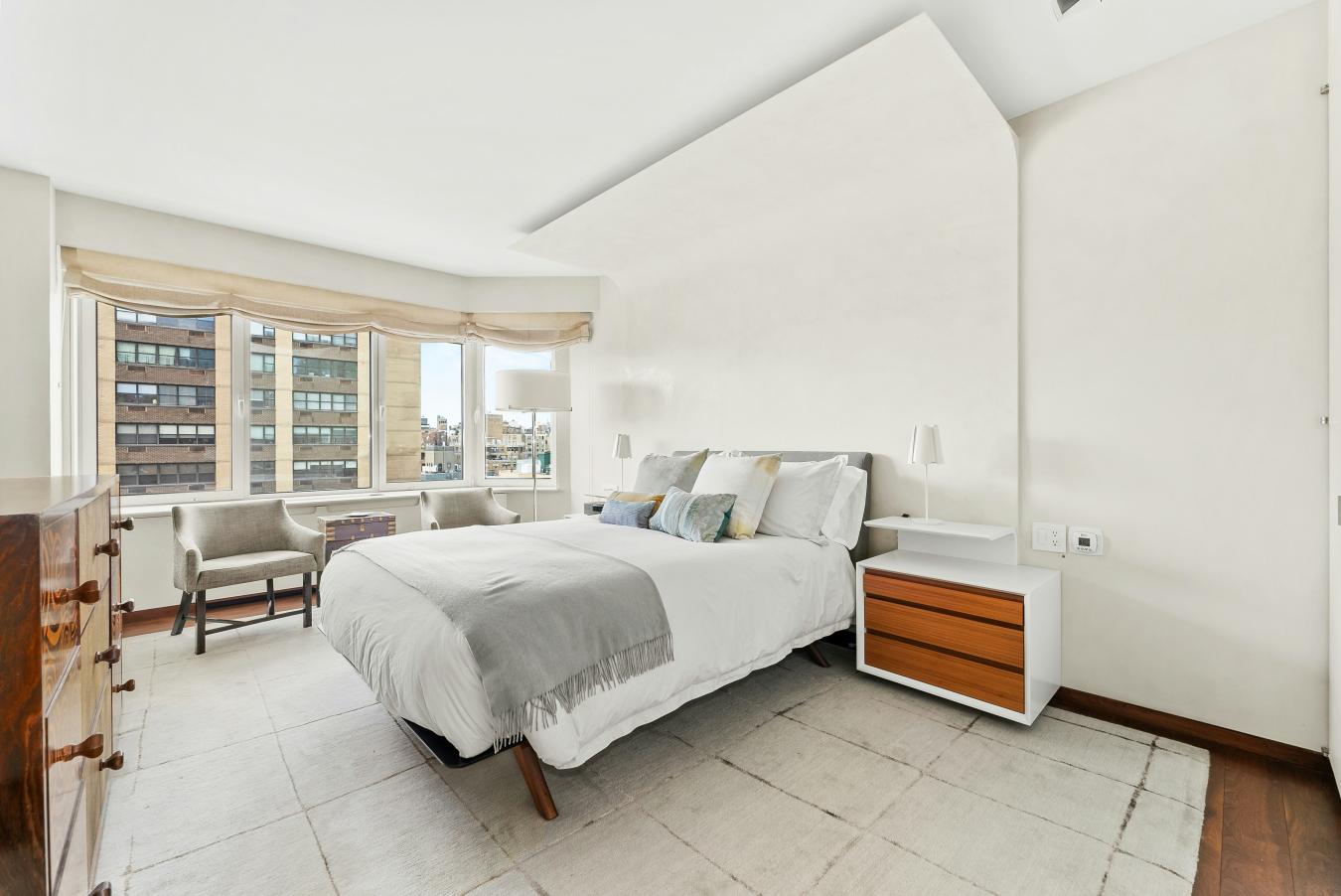 New York, New York, 10075, United States, 5 Bedrooms Bedrooms, ,3 BathroomsBathrooms,Residential,For Sale,2011794