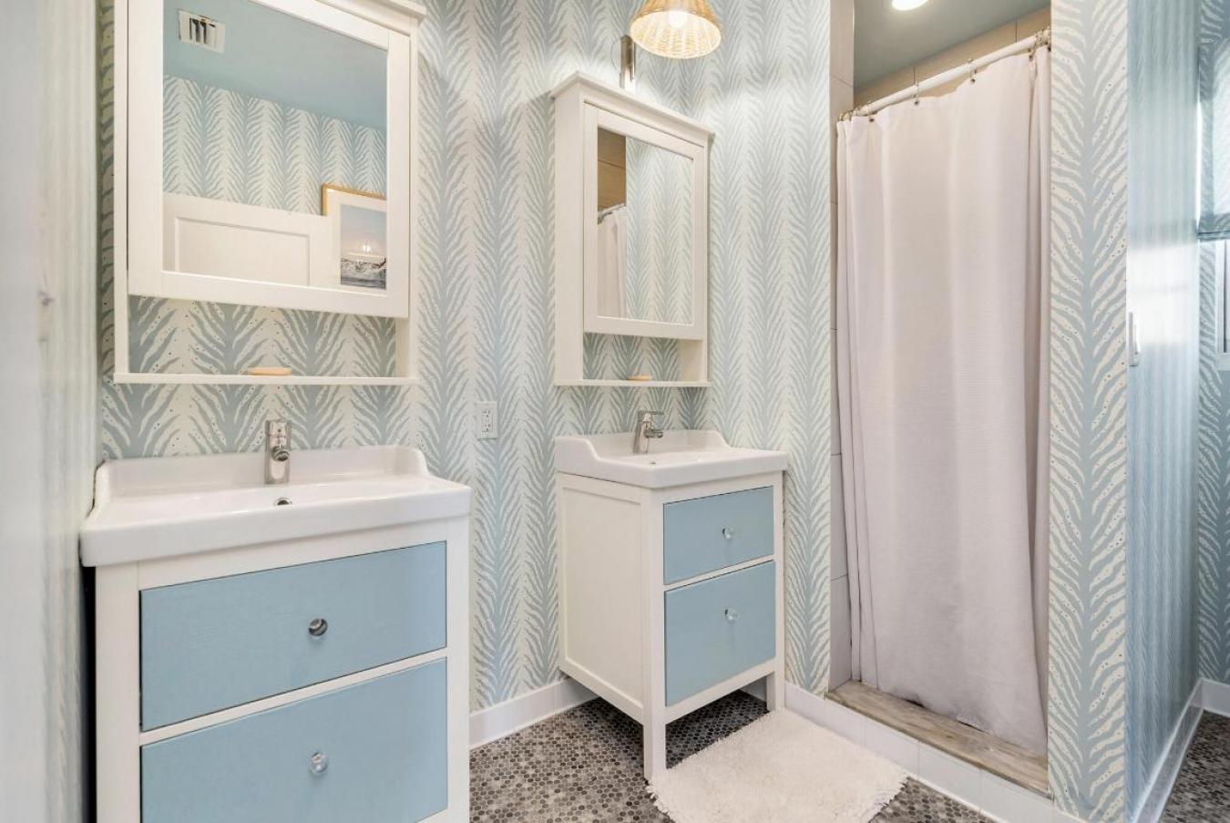 West Palm Beach, Florida, 33405, United States, 5 Bedrooms Bedrooms, ,3 BathroomsBathrooms,Residential,For Sale,2011792