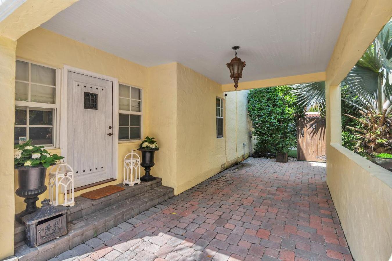 West Palm Beach, Florida, 33405, United States, 5 Bedrooms Bedrooms, ,3 BathroomsBathrooms,Residential,For Sale,2011792