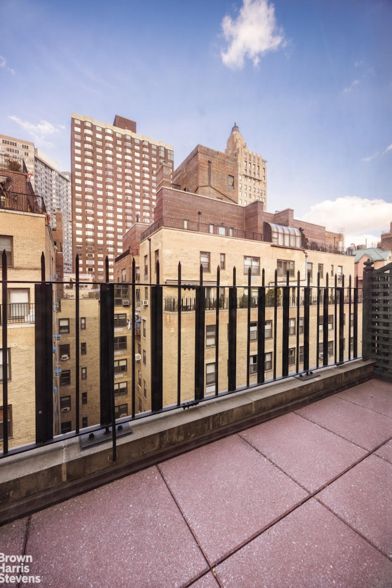 New York, New York, 10022, United States, 2 Bedrooms Bedrooms, ,2 BathroomsBathrooms,Residential,For Sale,2011789