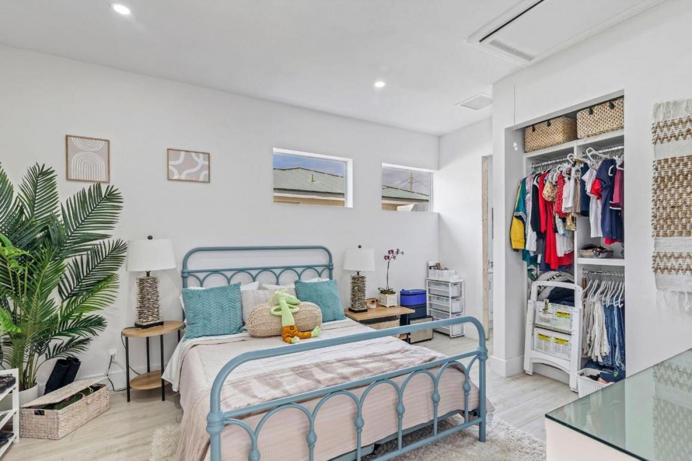 West Palm Beach, Florida, 33405, United States, 3 Bedrooms Bedrooms, ,2 BathroomsBathrooms,Residential,For Sale,2011787