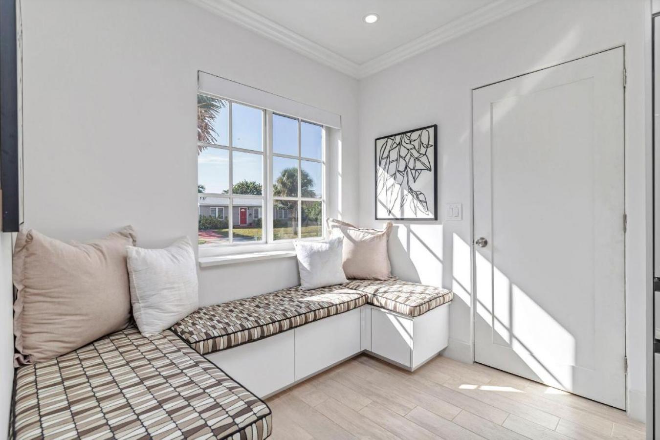 West Palm Beach, Florida, 33405, United States, 3 Bedrooms Bedrooms, ,2 BathroomsBathrooms,Residential,For Sale,2011787