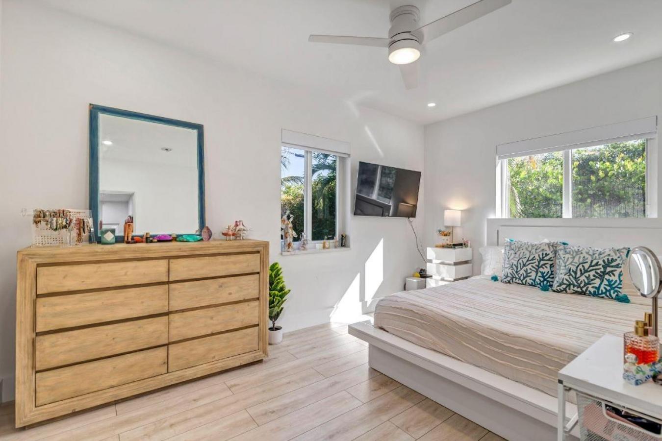 West Palm Beach, Florida, 33405, United States, 3 Bedrooms Bedrooms, ,2 BathroomsBathrooms,Residential,For Sale,2011787