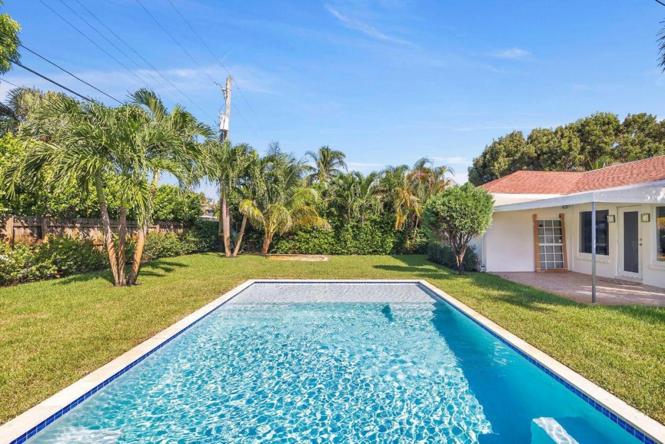 West Palm Beach, Florida, 33405, United States, 3 Bedrooms Bedrooms, ,2 BathroomsBathrooms,Residential,For Sale,2011787