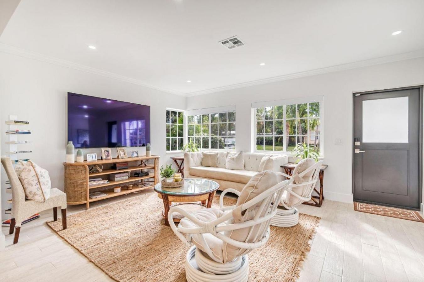 West Palm Beach, Florida, 33405, United States, 3 Bedrooms Bedrooms, ,2 BathroomsBathrooms,Residential,For Sale,2011787