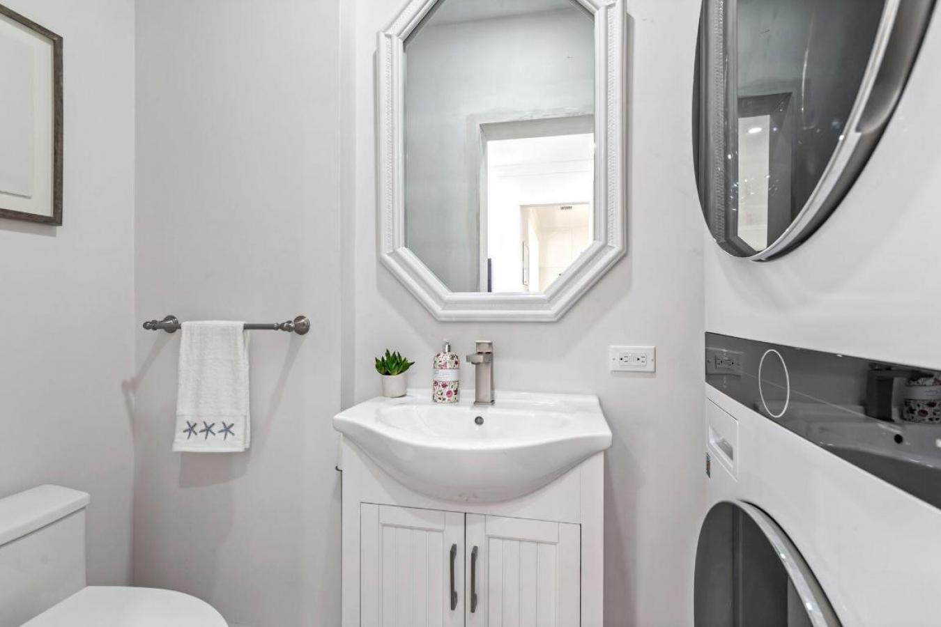 West Palm Beach, Florida, 33405, United States, 3 Bedrooms Bedrooms, ,2 BathroomsBathrooms,Residential,For Sale,2011787