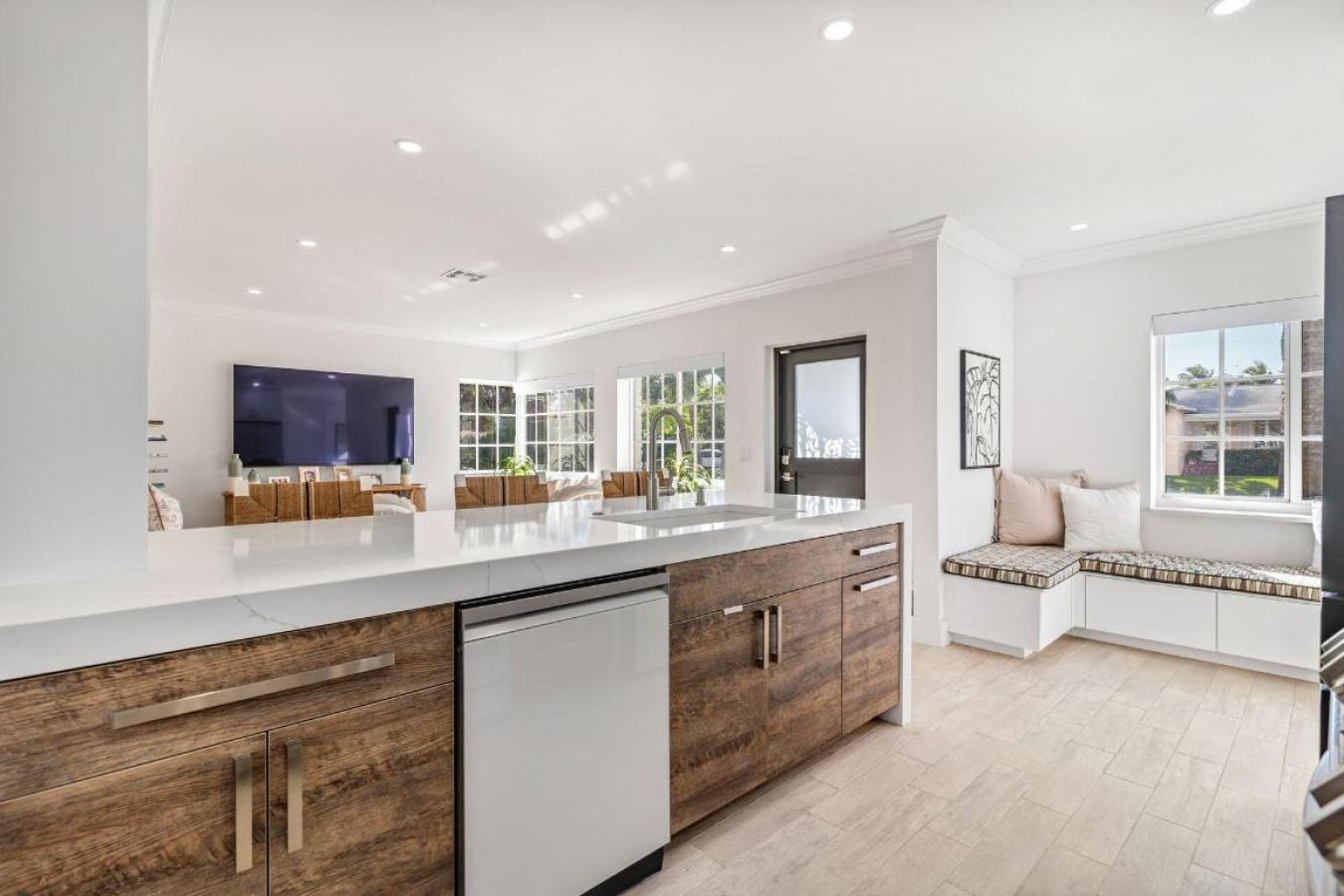 West Palm Beach, Florida, 33405, United States, 3 Bedrooms Bedrooms, ,2 BathroomsBathrooms,Residential,For Sale,2011787