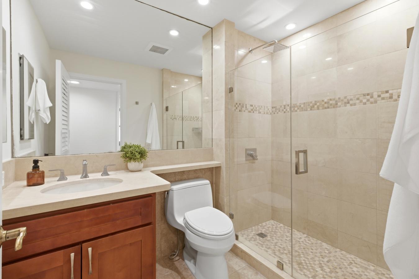 Honolulu, Honolulu, 96815, United States, 3 Bedrooms Bedrooms, ,3 BathroomsBathrooms,Residential,For Sale,2012152