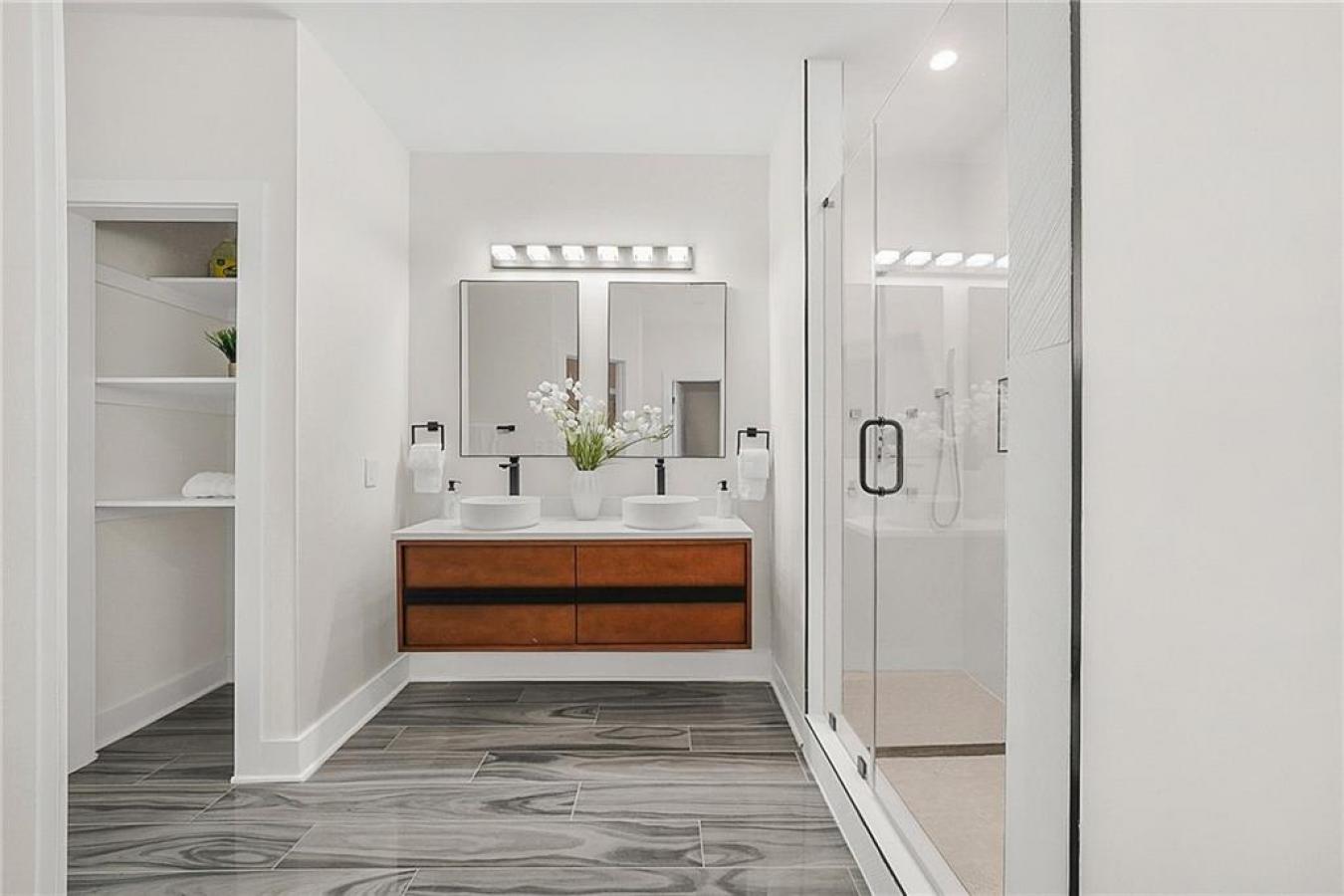 Atlanta, Fulton - GA, 30315, United States, 4 Bedrooms Bedrooms, ,3 BathroomsBathrooms,Residential,For Sale,2012144