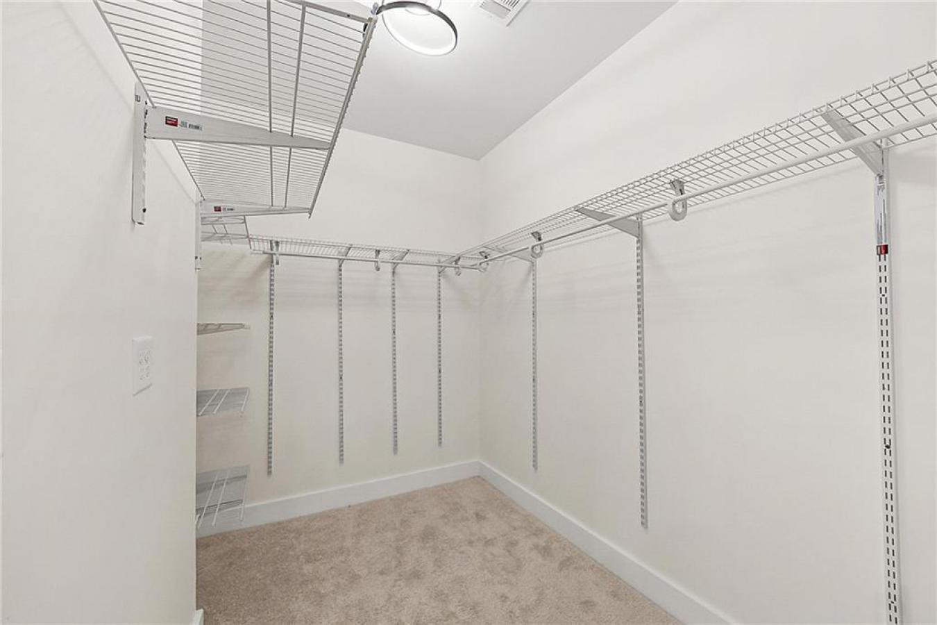 Atlanta, Fulton - GA, 30315, United States, 4 Bedrooms Bedrooms, ,3 BathroomsBathrooms,Residential,For Sale,2012144