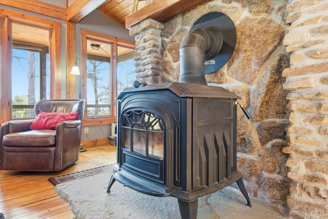 Monroe, Amherst, 24574, United States, 3 Bedrooms Bedrooms, ,2 BathroomsBathrooms,Residential,For Sale,2012428