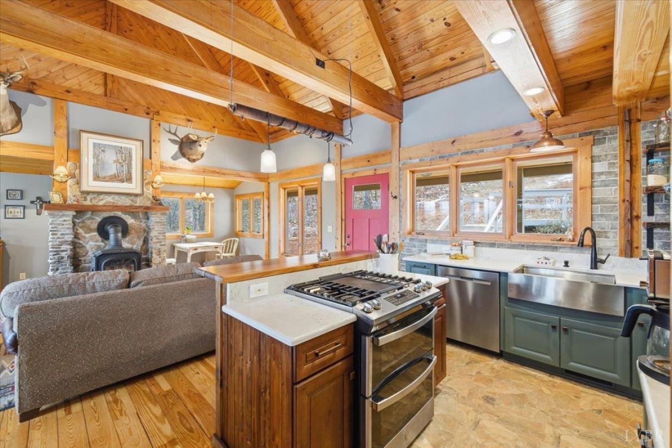 Monroe, Amherst, 24574, United States, 3 Bedrooms Bedrooms, ,2 BathroomsBathrooms,Residential,For Sale,2012428