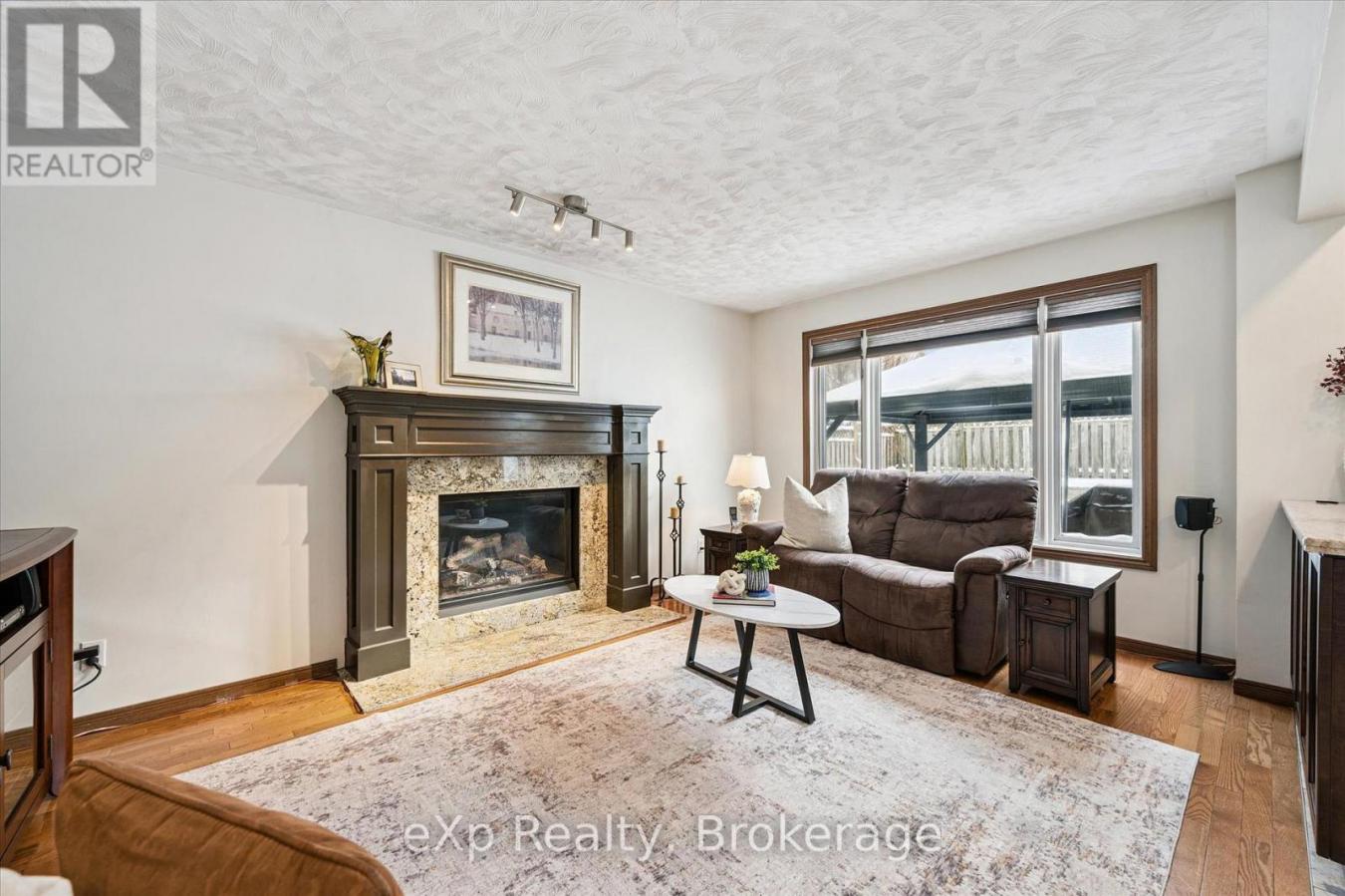 Guelph, Wellington, N1G4R4, Canada, 4 Bedrooms Bedrooms, ,2 BathroomsBathrooms,Residential,For Sale,2012426