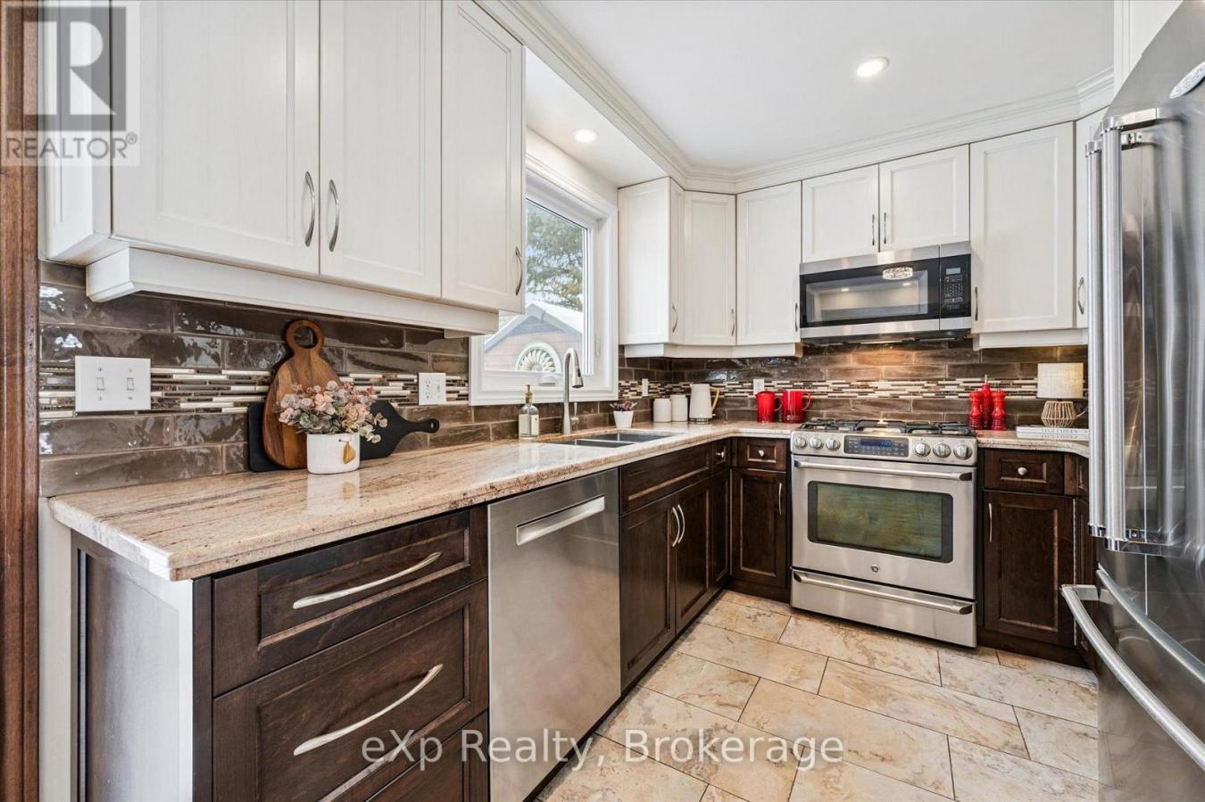 Guelph, Wellington, N1G4R4, Canada, 4 Bedrooms Bedrooms, ,2 BathroomsBathrooms,Residential,For Sale,2012426