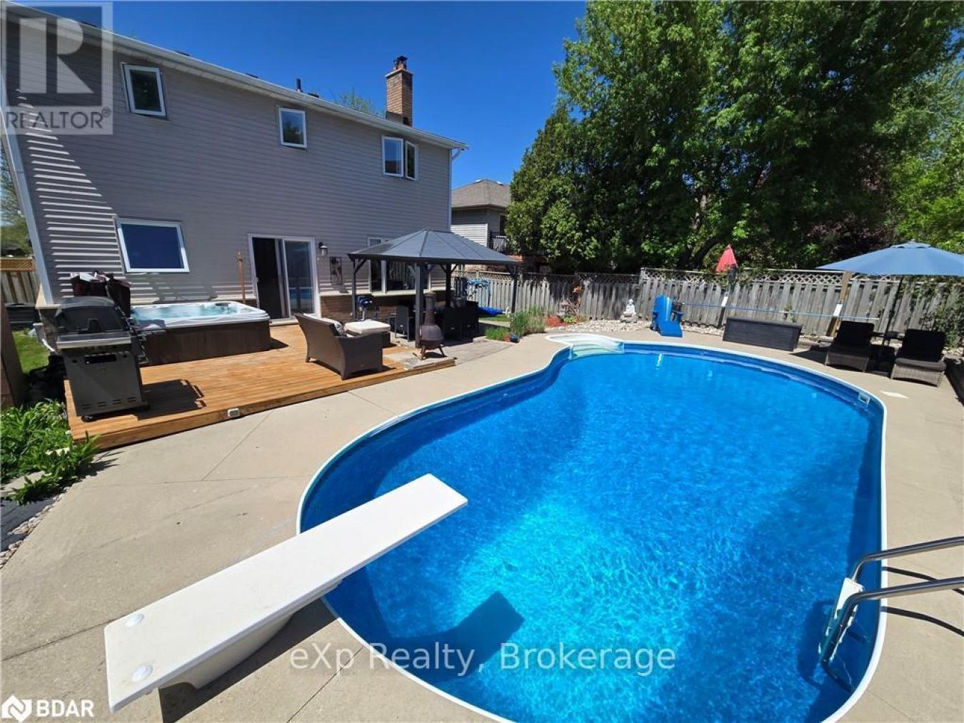 Guelph, Wellington, N1G4R4, Canada, 4 Bedrooms Bedrooms, ,2 BathroomsBathrooms,Residential,For Sale,2012426