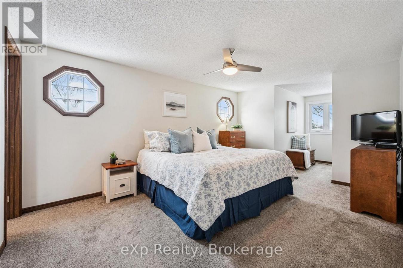 Guelph, Wellington, N1G4R4, Canada, 4 Bedrooms Bedrooms, ,2 BathroomsBathrooms,Residential,For Sale,2012426