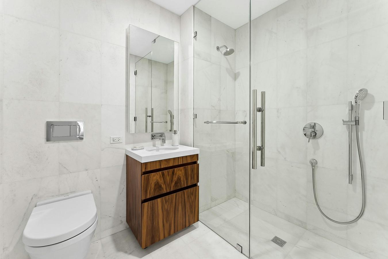 New York, New York, 10022, United States, 4 Bedrooms Bedrooms, ,3 BathroomsBathrooms,Residential,For Sale,2012419