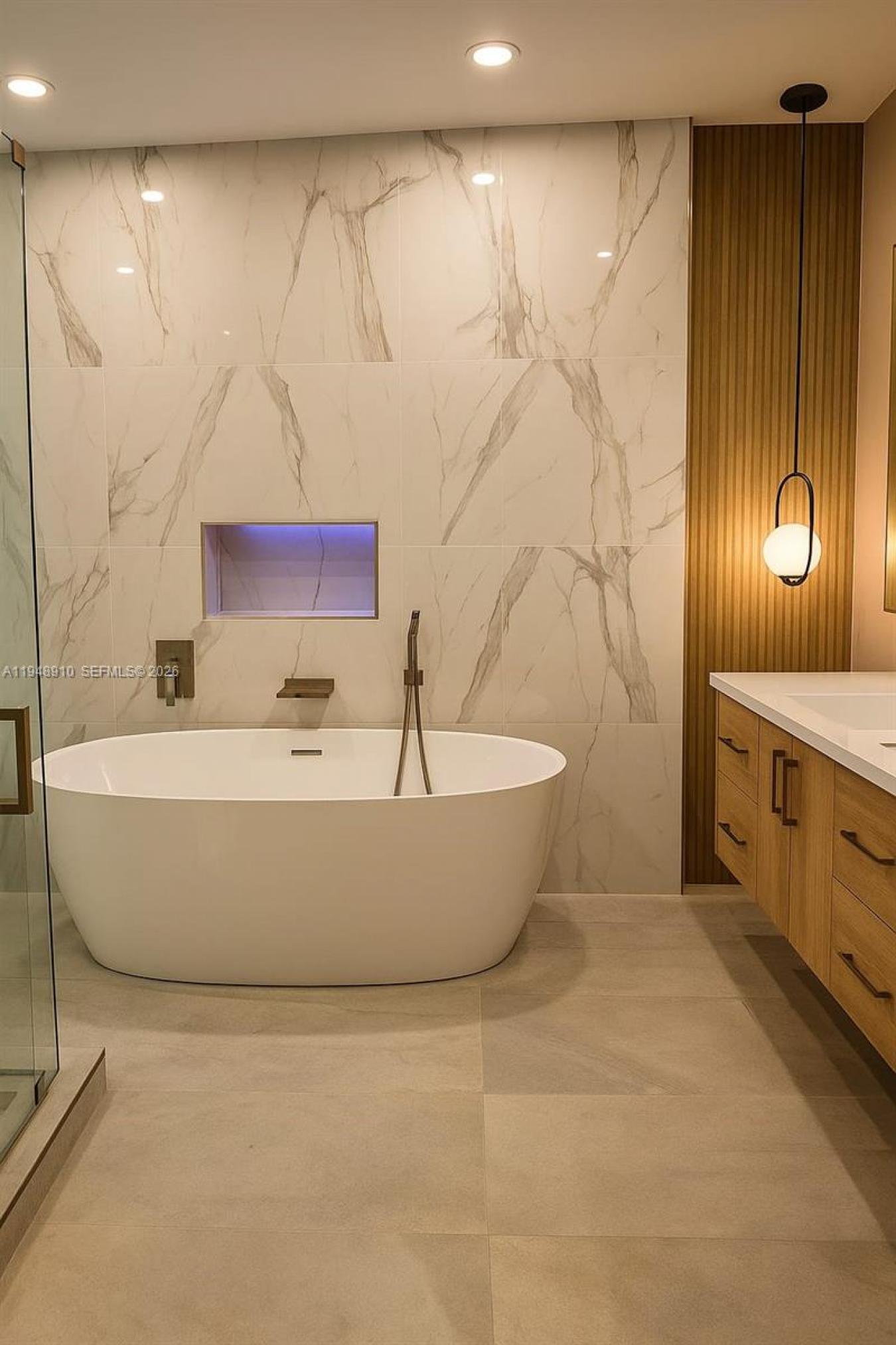 Hollywood, Florida, 33019, United States, 4 Bedrooms Bedrooms, ,4 BathroomsBathrooms,Residential,For Sale,2012801