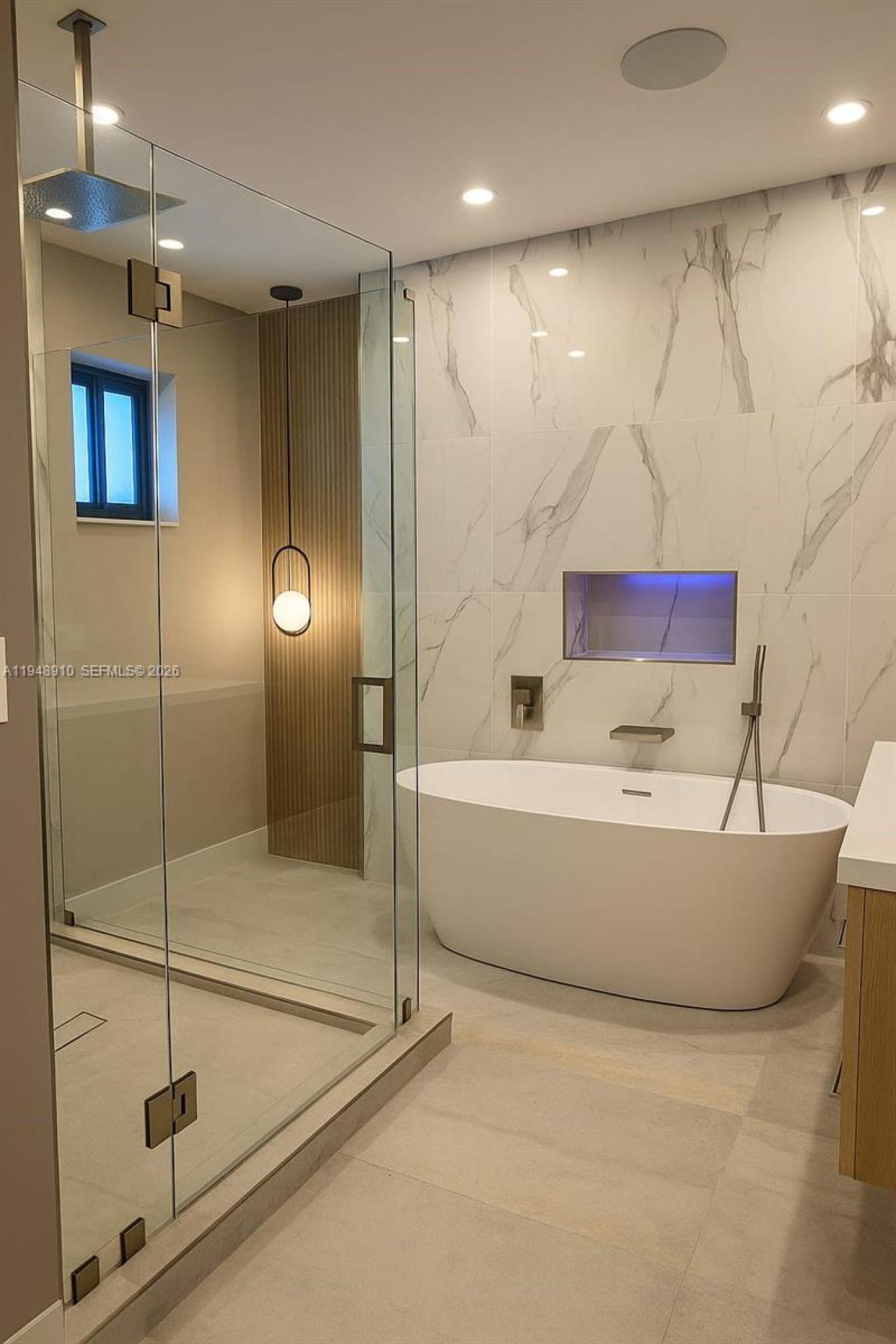 Hollywood, Florida, 33019, United States, 4 Bedrooms Bedrooms, ,4 BathroomsBathrooms,Residential,For Sale,2012801