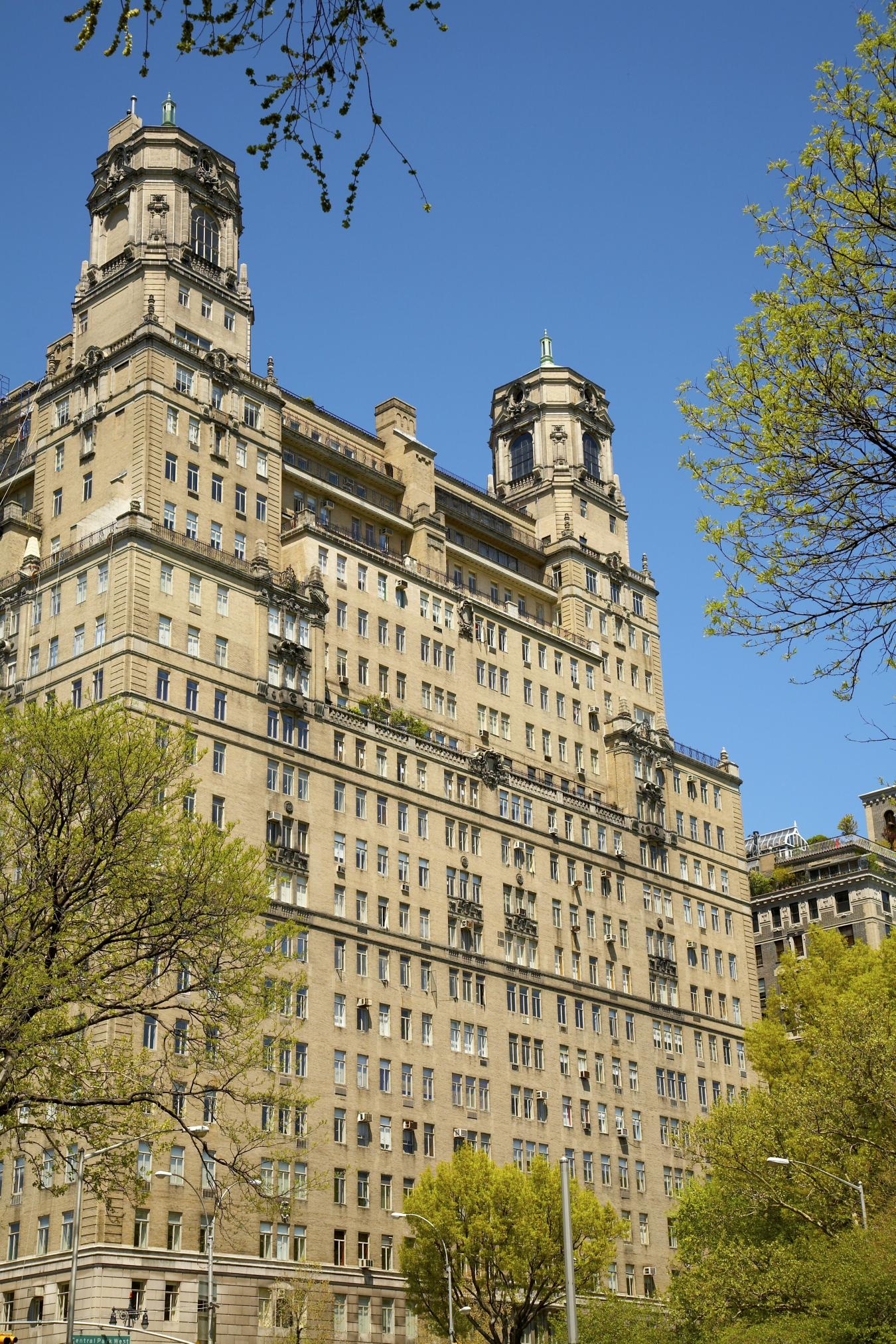 New York, New York, 10024, United States, 4 Bedrooms Bedrooms, ,3 BathroomsBathrooms,Residential,For Sale,2012418