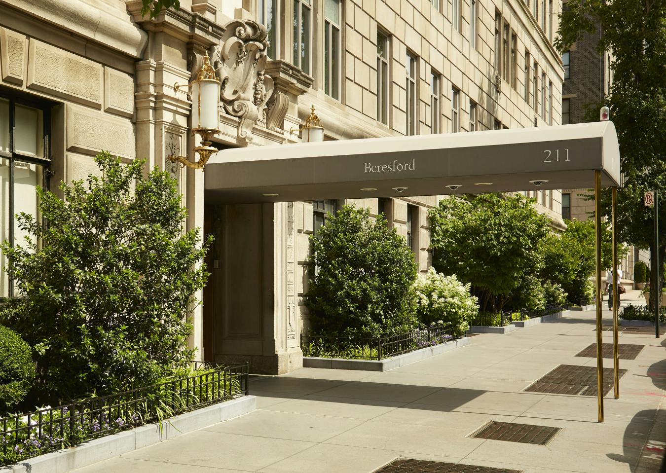 New York, New York, 10024, United States, 4 Bedrooms Bedrooms, ,3 BathroomsBathrooms,Residential,For Sale,2012418