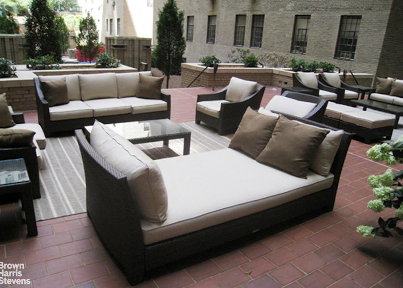 New York, New York, 10023, United States, 2 Bedrooms Bedrooms, ,2 BathroomsBathrooms,Residential,For Sale,2012417