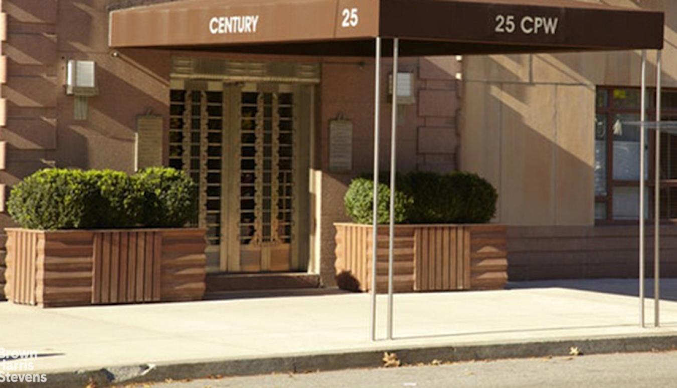 New York, New York, 10023, United States, 2 Bedrooms Bedrooms, ,2 BathroomsBathrooms,Residential,For Sale,2012417