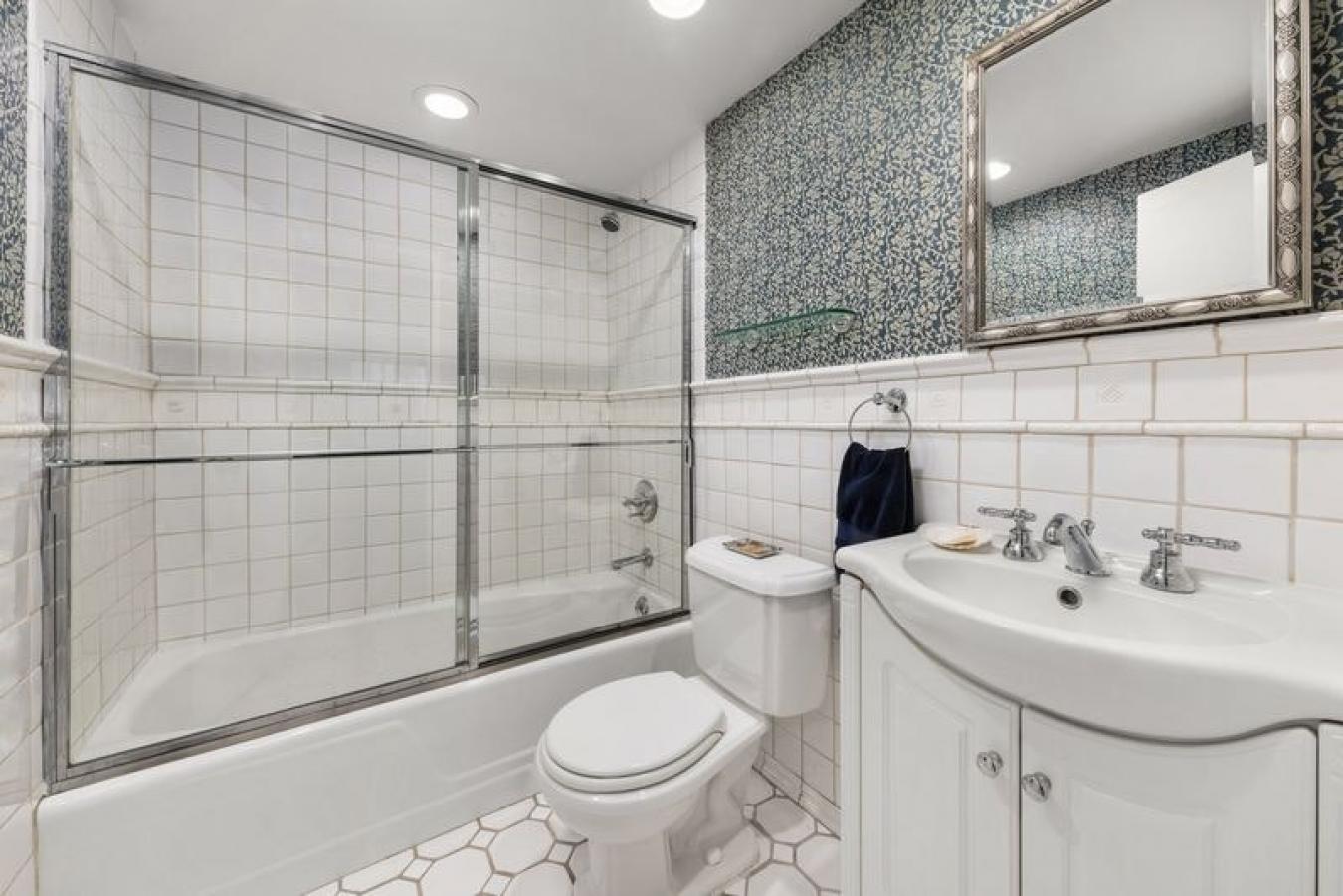 New York, New York, 10021, United States, 2 Bedrooms Bedrooms, ,2 BathroomsBathrooms,Residential,For Sale,2012413