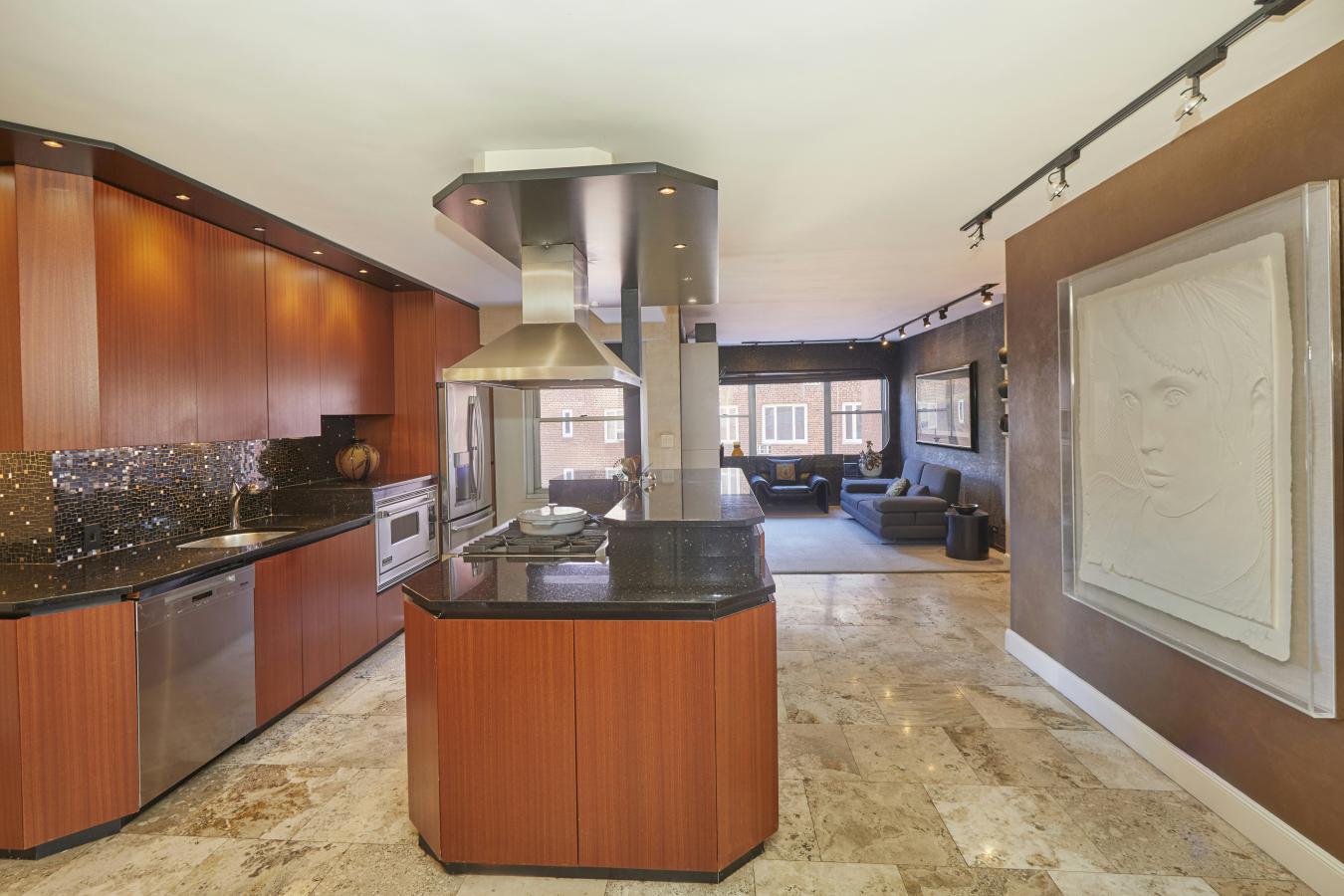 New York, New York, 10028, United States, 2 Bedrooms Bedrooms, ,2 BathroomsBathrooms,Residential,For Sale,2012411