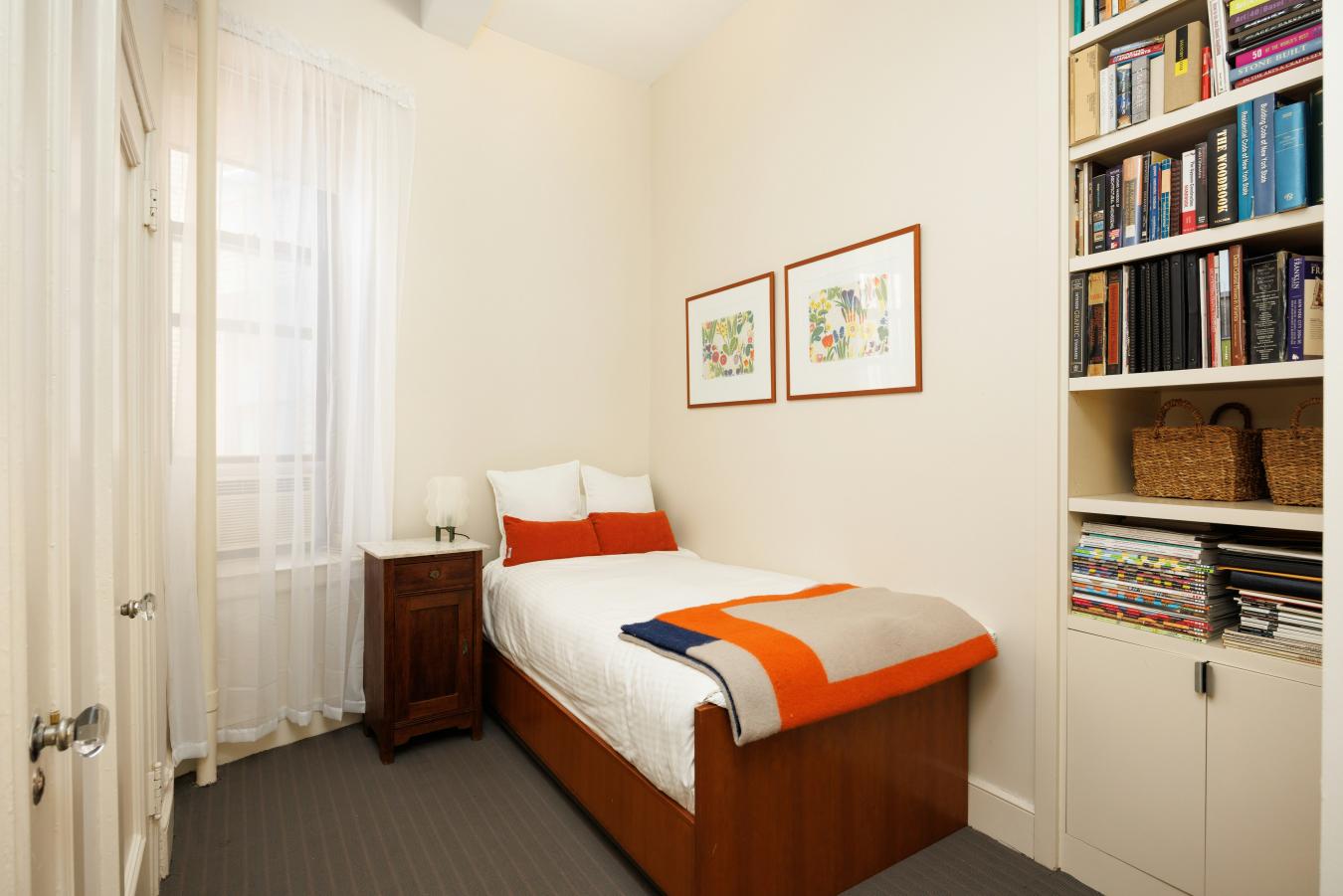 New York, New York, 10024, United States, 3 Bedrooms Bedrooms, ,2 BathroomsBathrooms,Residential,For Sale,2012409