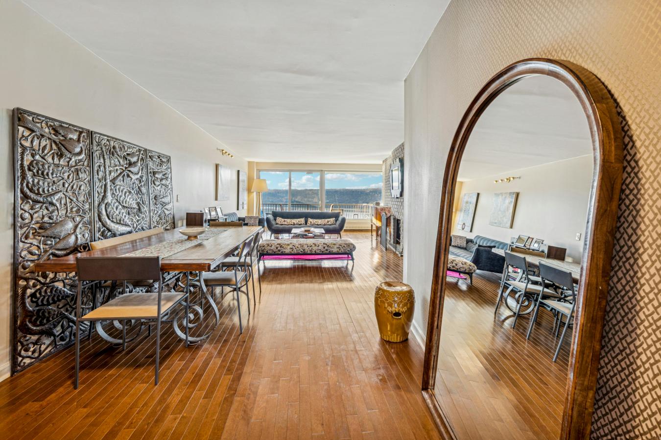 Riverdale, New York, 10471, United States, 2 Bedrooms Bedrooms, ,2 BathroomsBathrooms,Residential,For Sale,2012406